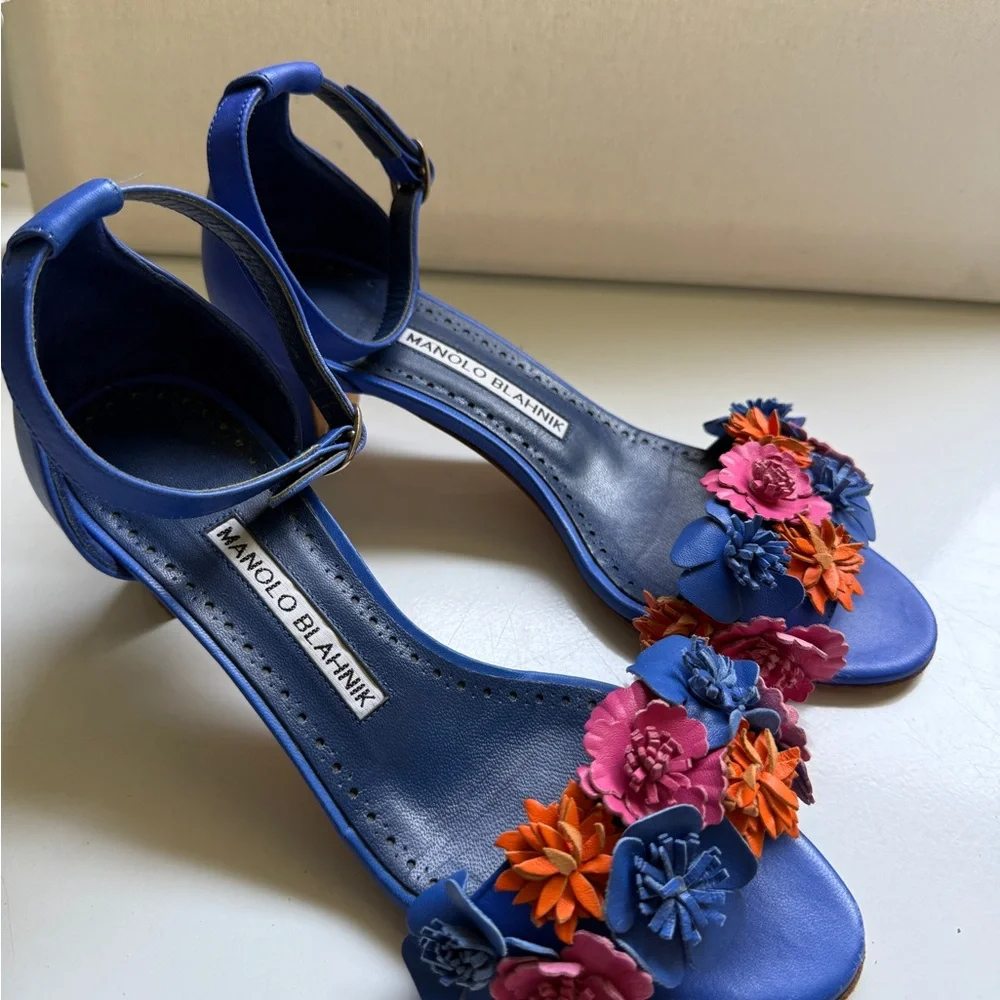Manolo Blahnik Gorgeous Royal Blue and Orange Floral 2in Heels 36.5